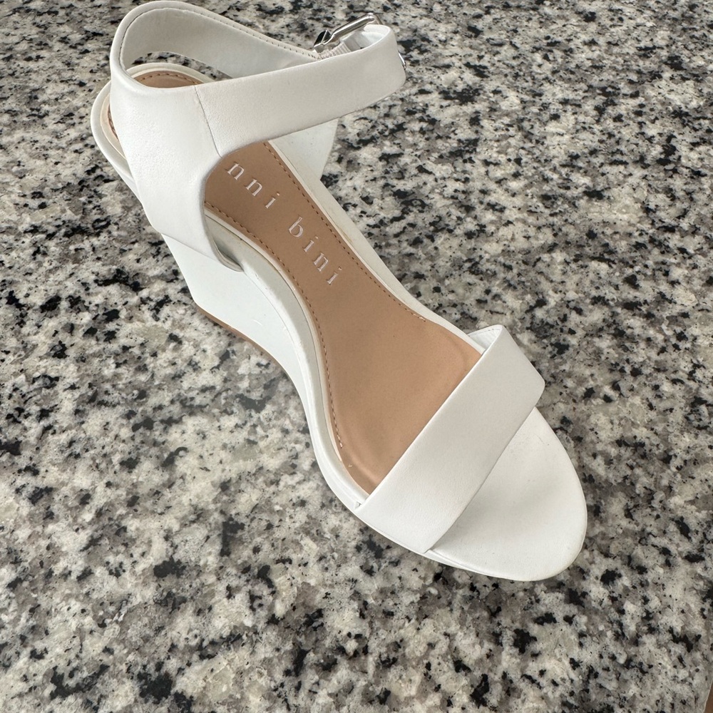Vince Camuto White Women's Wedge Sandals